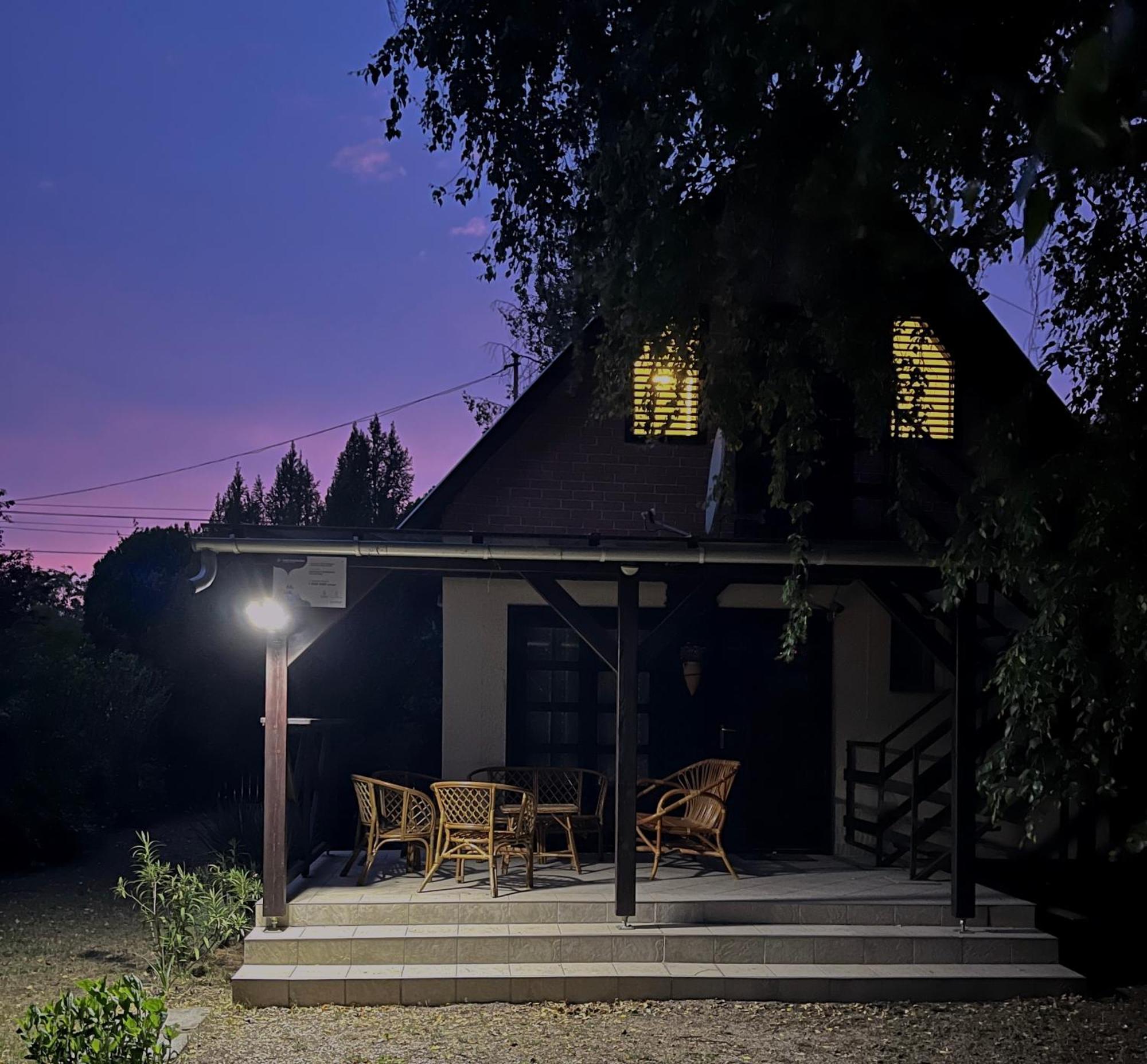 Aranypart Vendeghaz - Tiszakecske Villa Luaran gambar